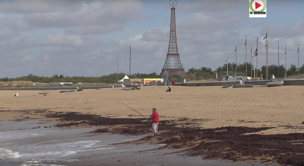 Tour-Eiffel sur une plage de Vendée