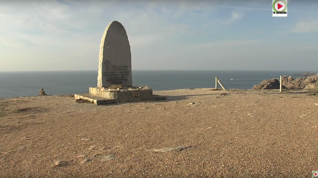 Stele en hommage a Michel Pohin et André Robet sauveteurs decedes - Quiberon