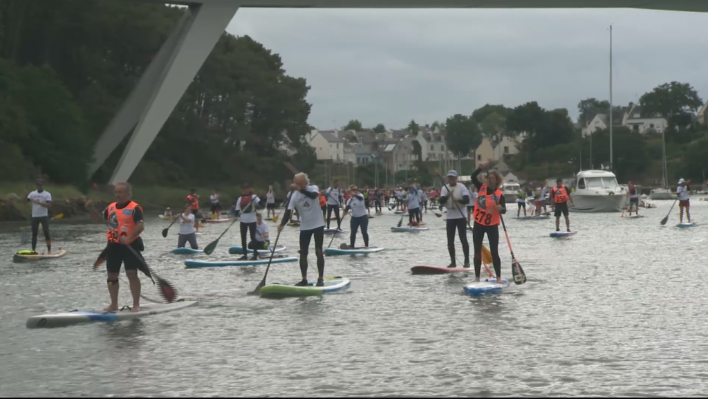 Ils marchent sur l'eau - Auray Bretagne Télé