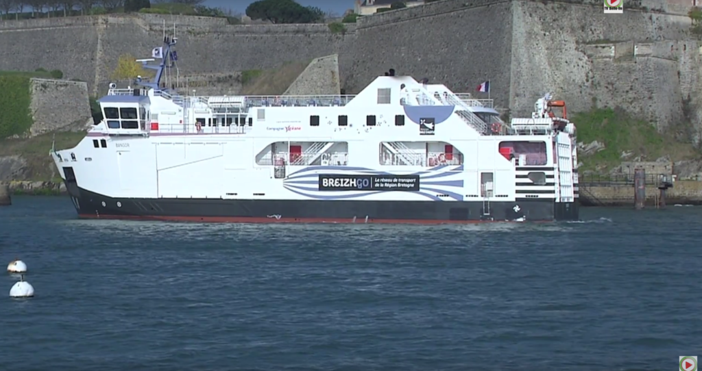 Le 'Bangor' fait peau neuve - TVBI Belle-Ile Télévision