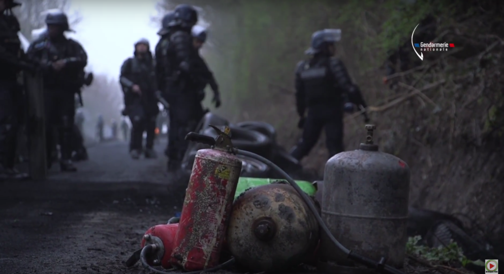 NDDL: La Gendarmerie évacue l'ex-ZAD - Bretagne Télé