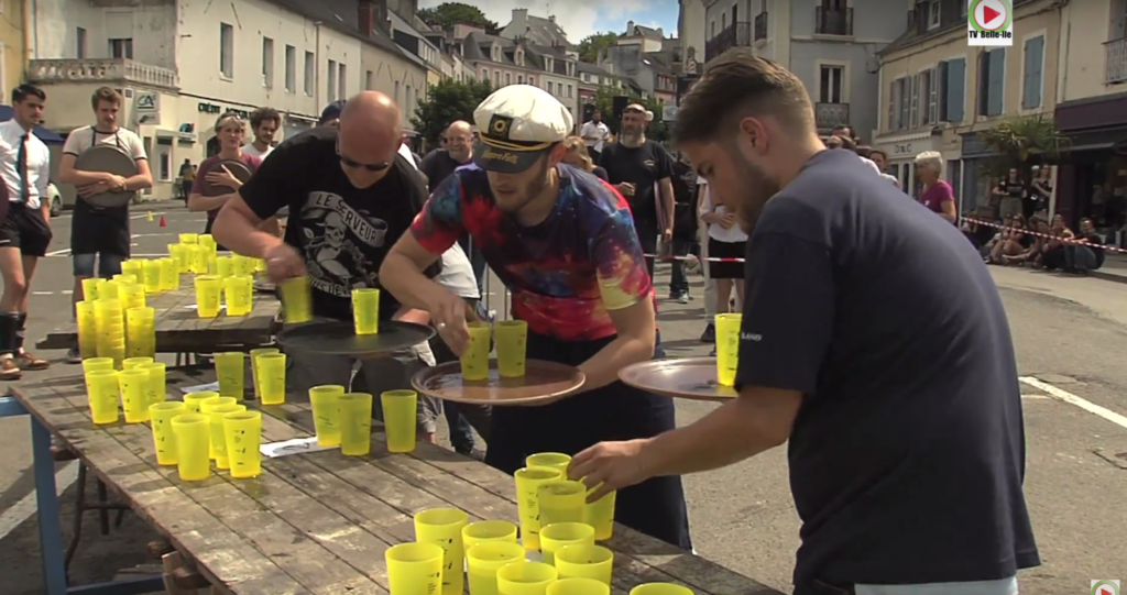 La Course des Garcons de Café - TVBI Belle-Ile Télévision