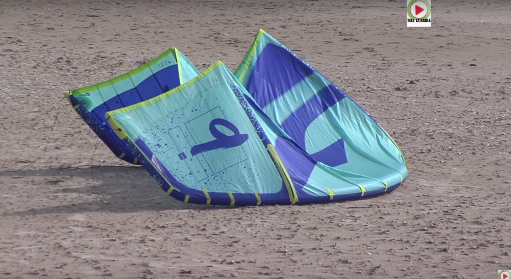 Kitesurfing dans la Baie - Télé La Baule