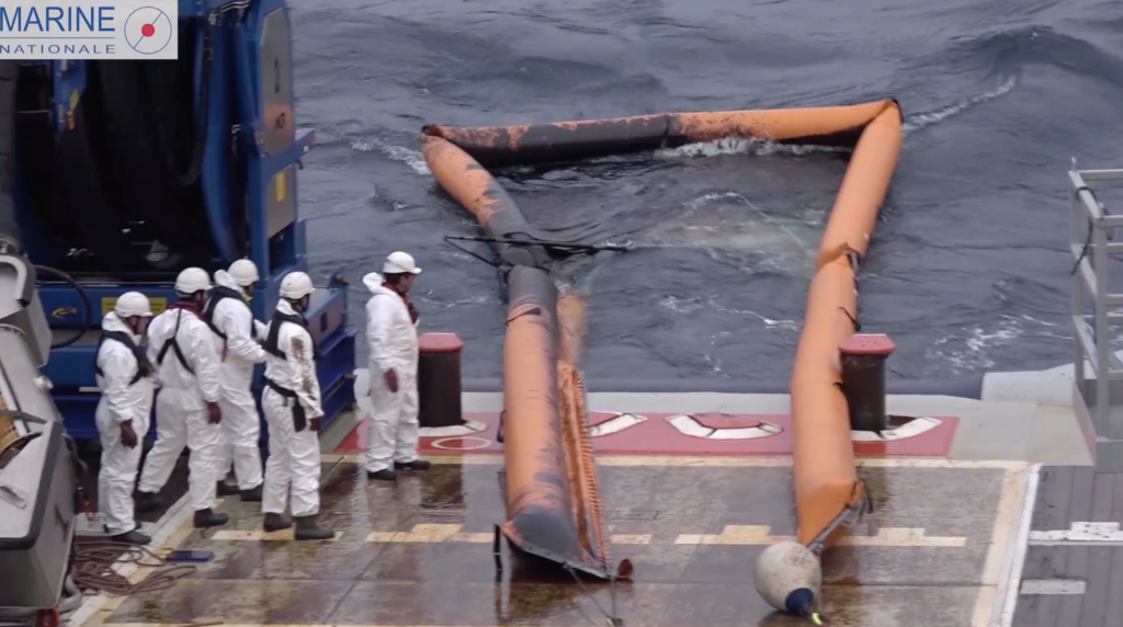 Pollution: Ce Chalut peche le Petrole en mer - Bretagne Télé