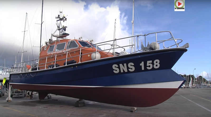 La Trinite-sur-mer: La SNS 158 vedette du Nautic - TV Quiberon 24/7