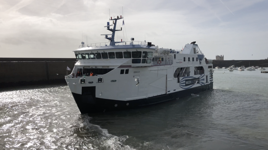 Le Bangor fait peau neuve - TVBI Belle-Ile Television