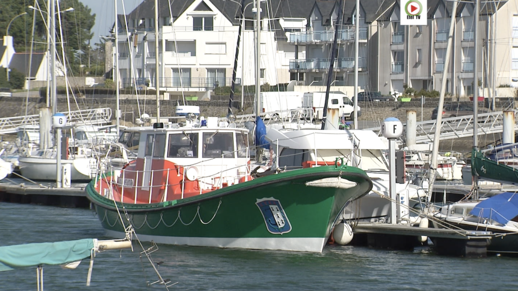 Etel | Le Canot SNS Emile Daniel au Port - Bretagne Télé