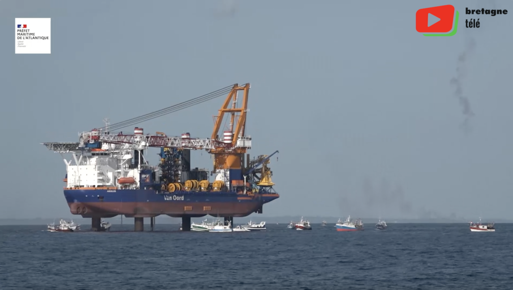 Erquy | Fronde des Pêcheurs contre le Parc Eolien - Bretagne Télé