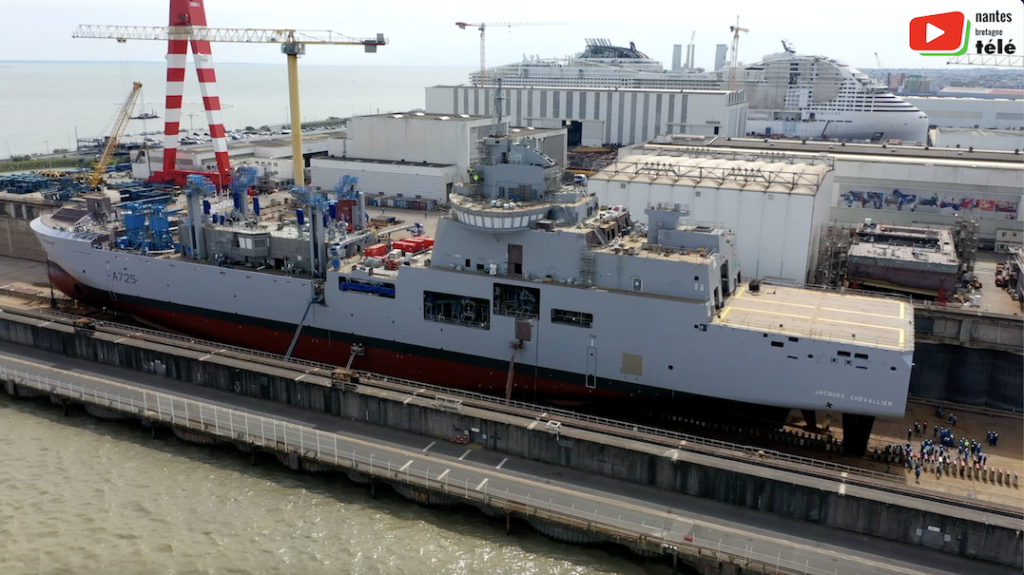Saint-Nazaire | Mise à flot du Jacques Chevallier | Nantes Bretagne Télé