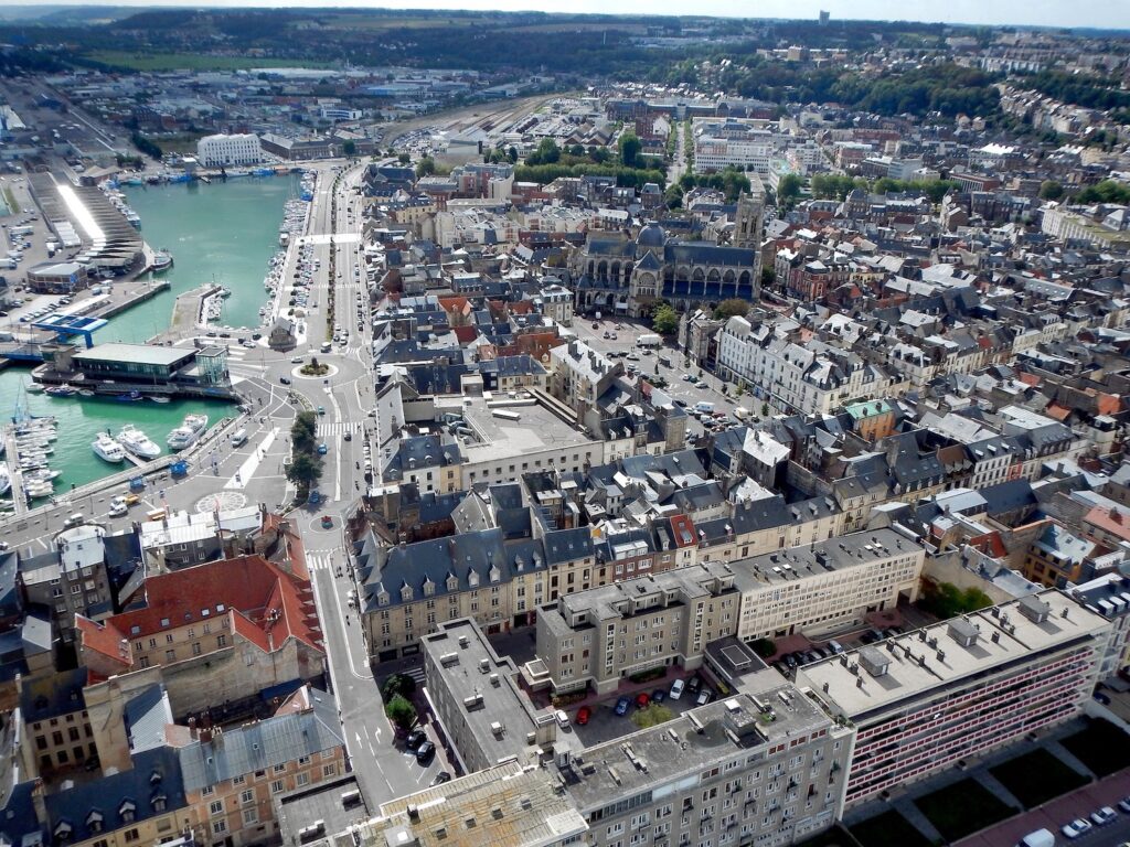 Dieppe | La plage et ses falaises | Normandie Bretagne Télé