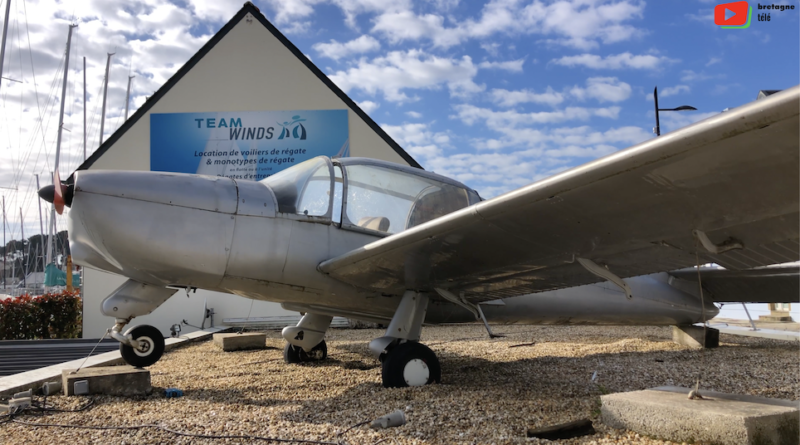 La Trinité-sur-mer | Un avion et des voiliers | Bretagne Télé
