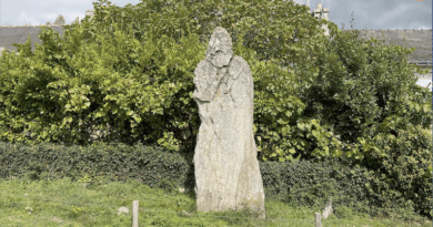 Île-aux-Moines | Moine Cromlec'h de Kergonan | Izenah Télé