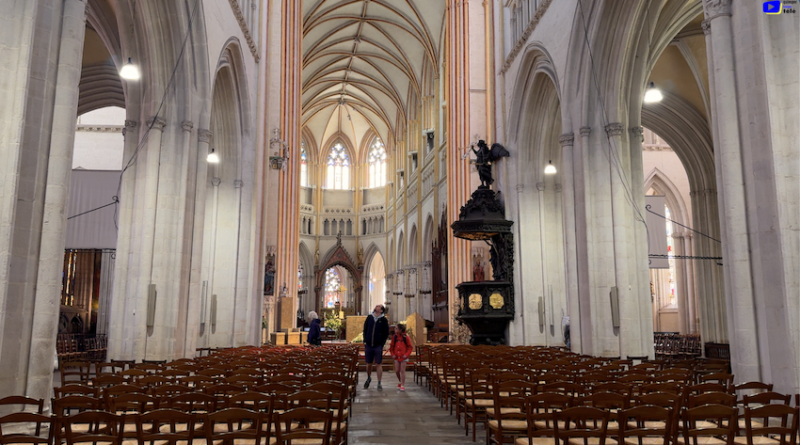 Quimper | La Cathédrale Saint-Corentin | Quimper Bretagne Télé