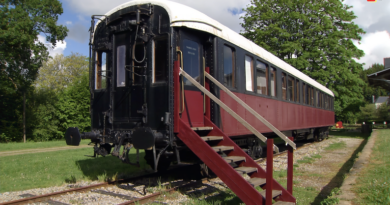 Guiscriff | La Gare et son Vieux Wagon couchettes | Bretagne Télé