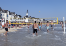Quiberon | Ils Jouent au Beach-Volley dans l'Océan | TV Quiberon 24/7