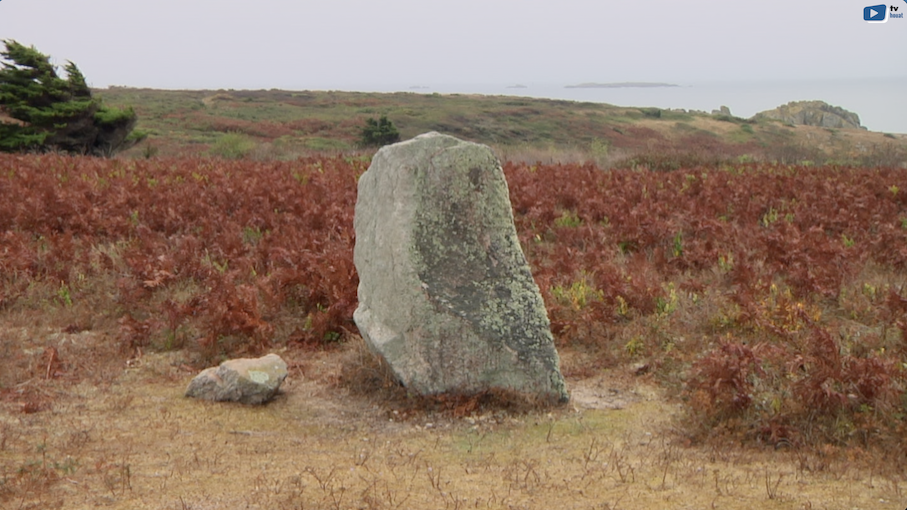 Île de Houat | Menhirs sous le Crachin Breton | Île de Houat TV